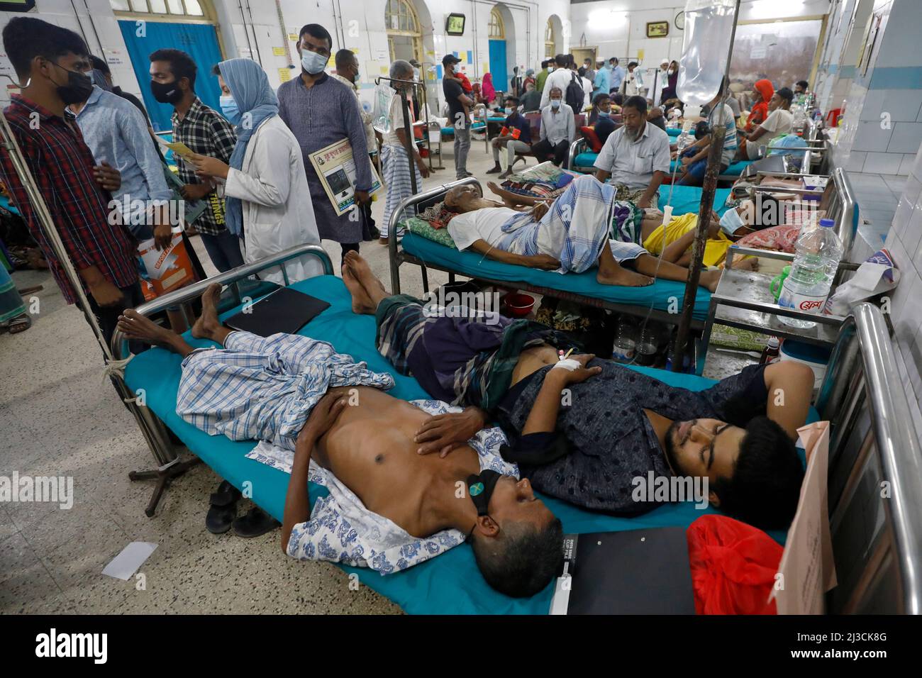 Dhaka, Bangladesh - 06 mars 2022 : les médecins et les infirmières de Dhaka Medical fournissent régulièrement des services médicaux aux patients plusieurs fois de plus Banque D'Images
