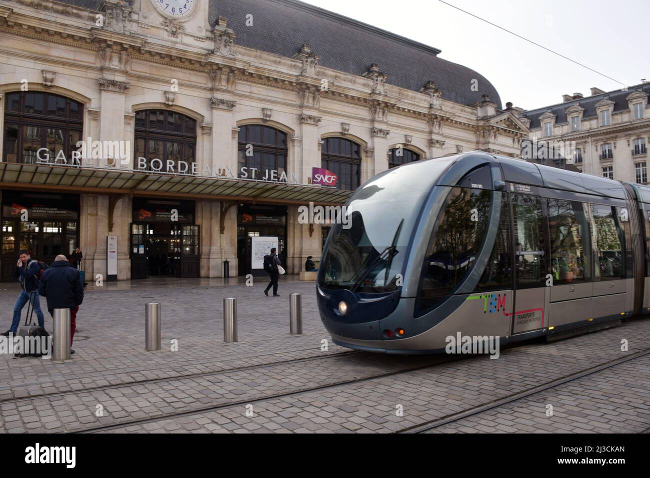 Tram, Gare de Bordeaux St Jean, Bordeaux France Mars 2022 Photo Stock -  Alamy