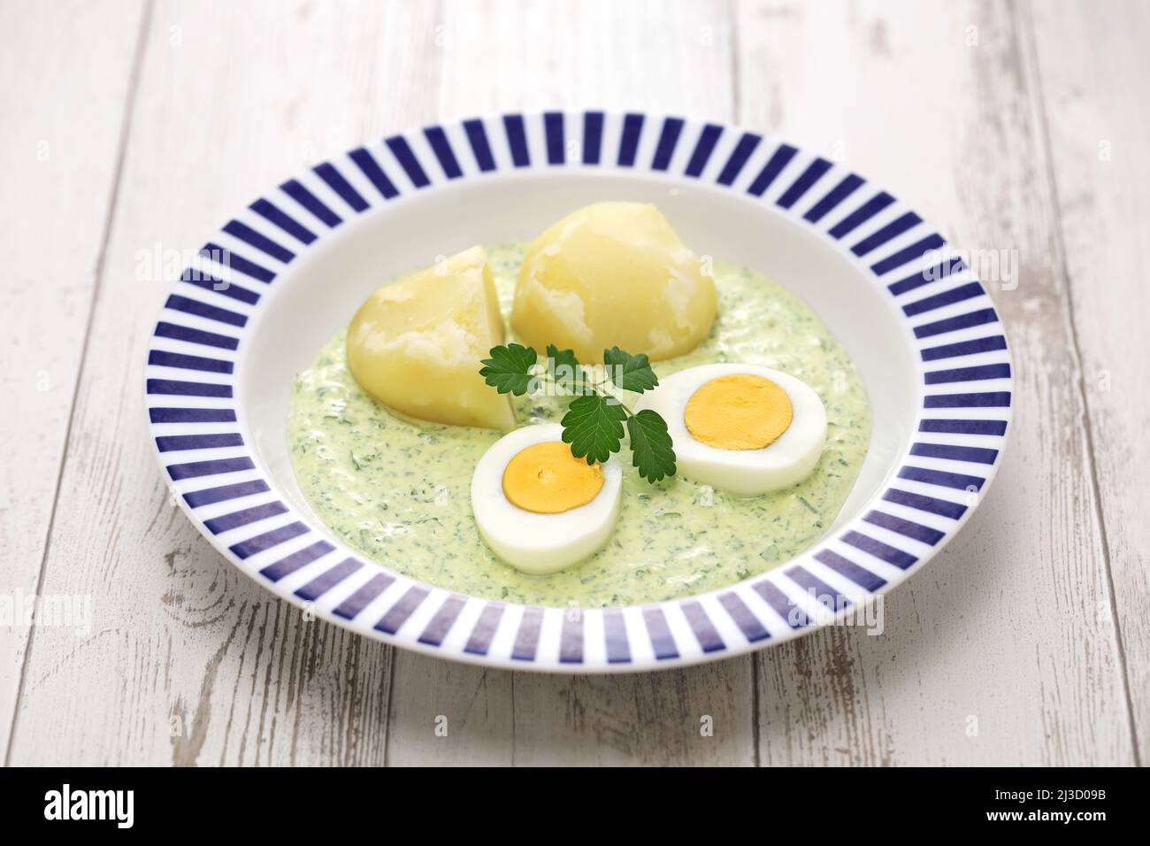 sauce verte frankfurter avec pommes de terre et œufs durs, cuisine allemande Banque D'Images