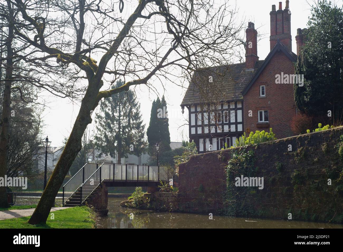 Le Packet House et le pont Alphabet à Worsley, Salford, dans le Grand Manchester, qui font partie du patrimoine industriel qui a mené à la révolution industrielle Banque D'Images