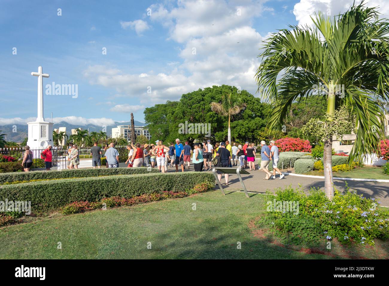 Groupe d'excursion au National Heroes Park, Kingston, Jamaïque, grandes Antilles, Caraïbes Banque D'Images