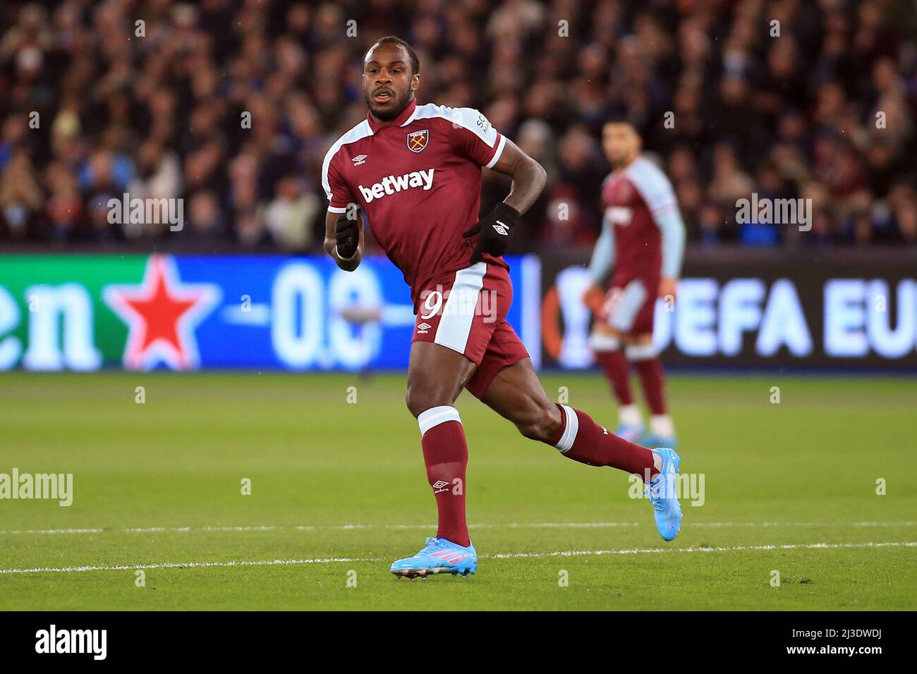 Londres, Royaume-Uni. 07th avril 2022. Michail Antonio de West Ham Unis en action pendant le jeu. Match de l'UEFA Europa League, quart de finale 1st LEG, West Ham Utd / Lyon au stade de Londres, Parc olympique Queen Elizabeth à Londres, le jeudi 7th avril 2022. Cette image ne peut être utilisée qu'à des fins éditoriales. Utilisation éditoriale uniquement, licence requise pour une utilisation commerciale. Aucune utilisation dans les Paris, les jeux ou les publications d'un seul club/ligue/joueur. photo par Steffan Bowen/Andrew Orchard sports photographie/Alay Live news crédit: Andrew Orchard sports photographie/Alay Live News Banque D'Images