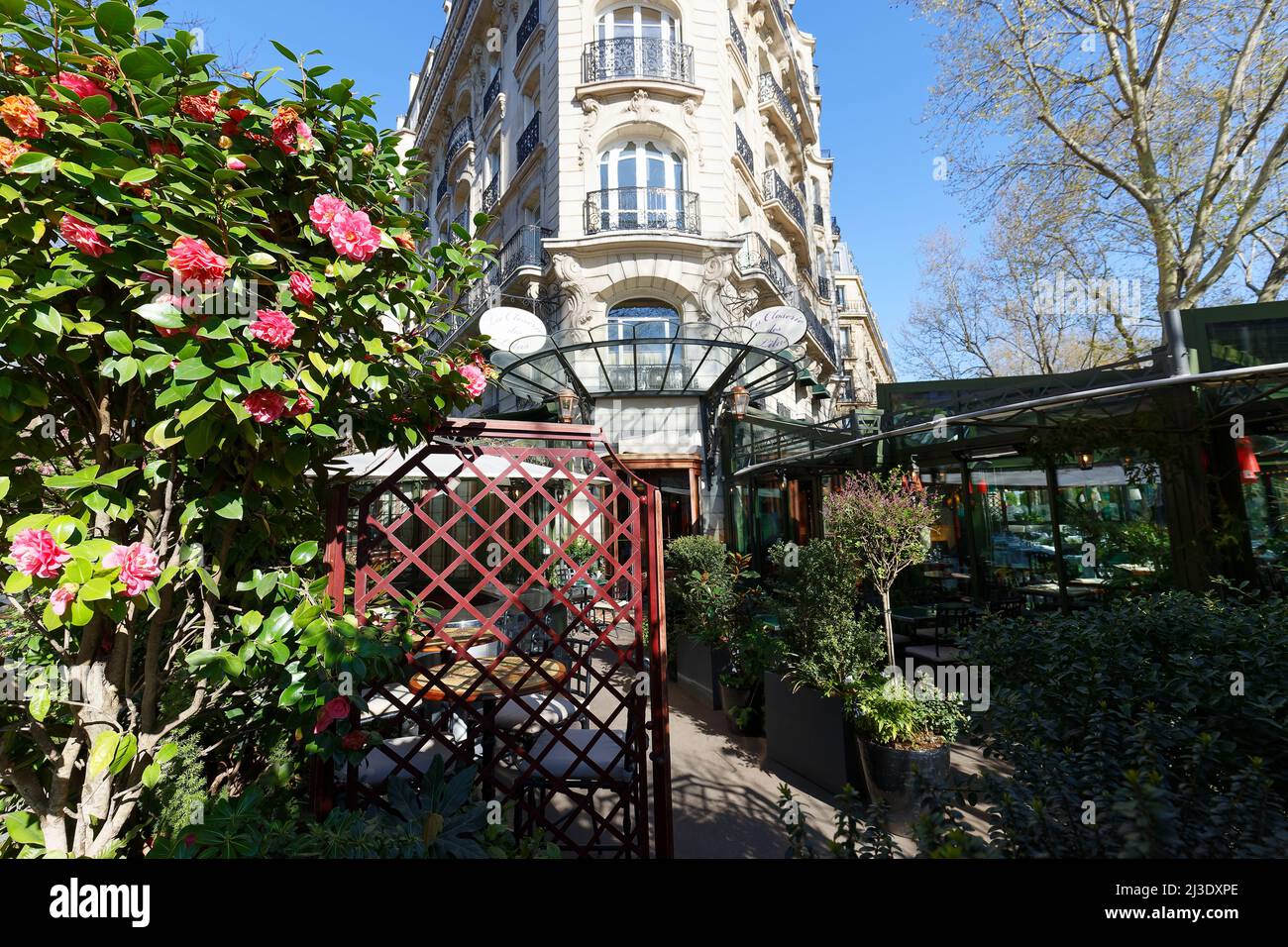 Le café la Closerie des Lilas était là où l'intelligentsia pentait, Hemingway avait l'habitude d'écrire ici, le poète Baudelaire , l'impressionniste Claude Banque D'Images