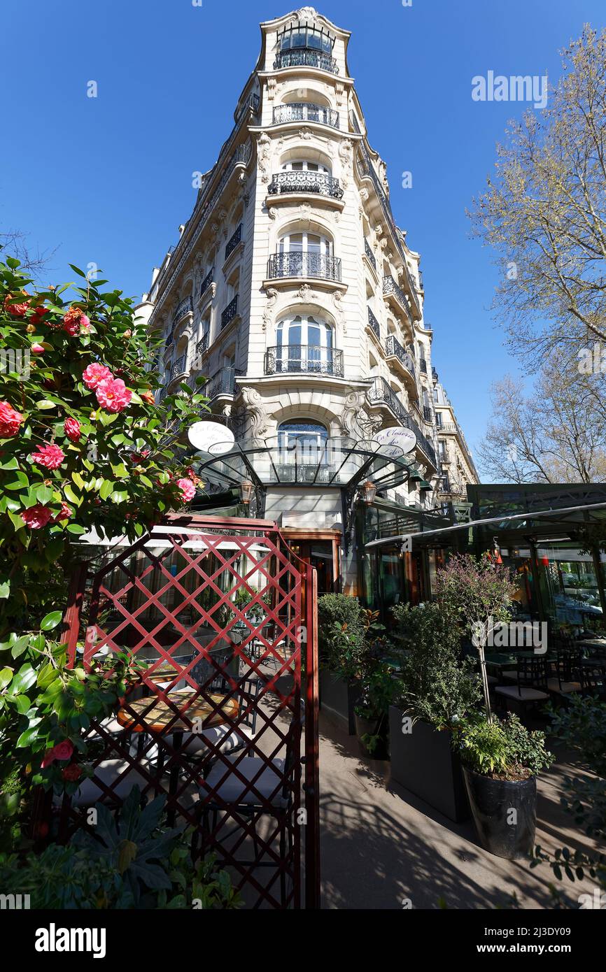 Le café la Closerie des Lilas était là où l'intelligentsia pentait, Hemingway avait l'habitude d'écrire ici, le poète Baudelaire , l'impressionniste Claude Banque D'Images