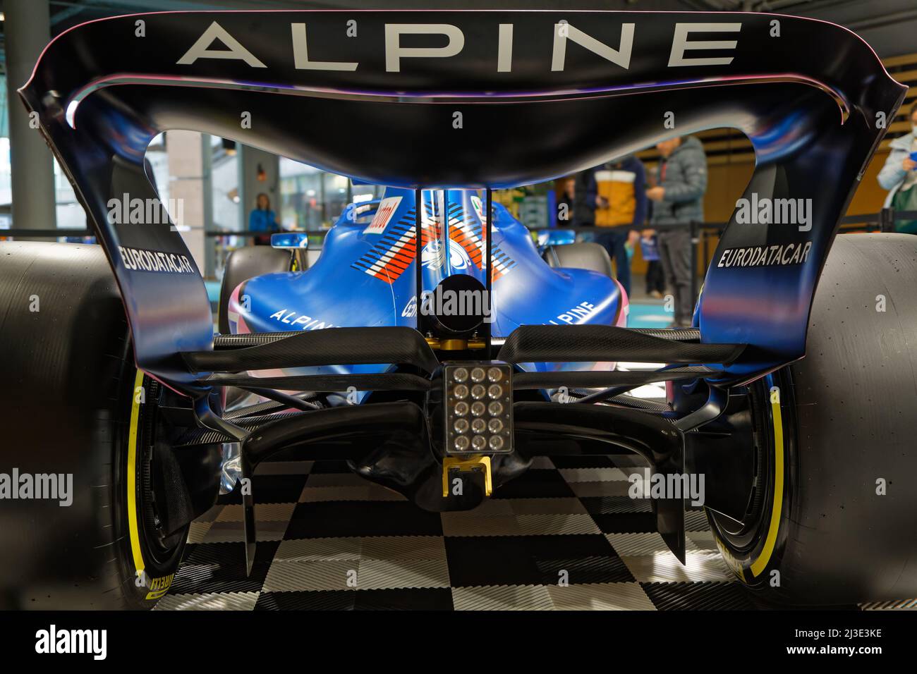 LYON, FRANCE, 7 avril 2022 : le salon de l'automobile de Lyon se tient à Eurexpo. Pour la deuxième fois seulement en France, un plateau exceptionnel de voitures de course alpines est de g. Banque D'Images