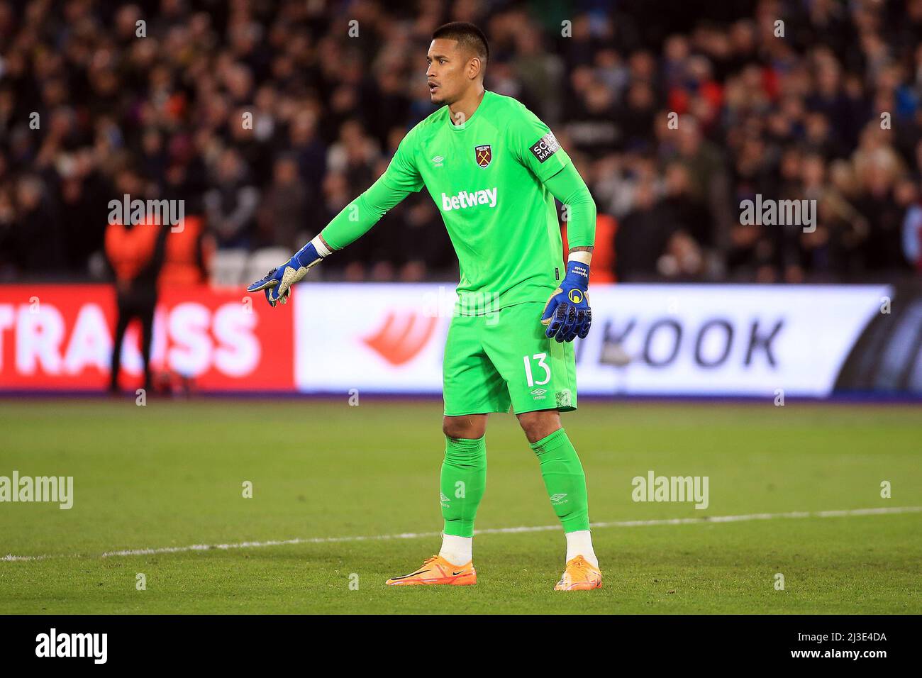 Londres, Royaume-Uni. 07th avril 2022. Alphonse areola, le gardien de but de West Ham United. Match de l'UEFA Europa League, quart de finale 1st LEG, West Ham Utd / Lyon au stade de Londres, Parc olympique Queen Elizabeth à Londres, le jeudi 7th avril 2022. Cette image ne peut être utilisée qu'à des fins éditoriales. Utilisation éditoriale uniquement, licence requise pour une utilisation commerciale. Aucune utilisation dans les Paris, les jeux ou les publications d'un seul club/ligue/joueur. photo par Steffan Bowen/Andrew Orchard sports photographie/Alay Live news crédit: Andrew Orchard sports photographie/Alay Live News Banque D'Images