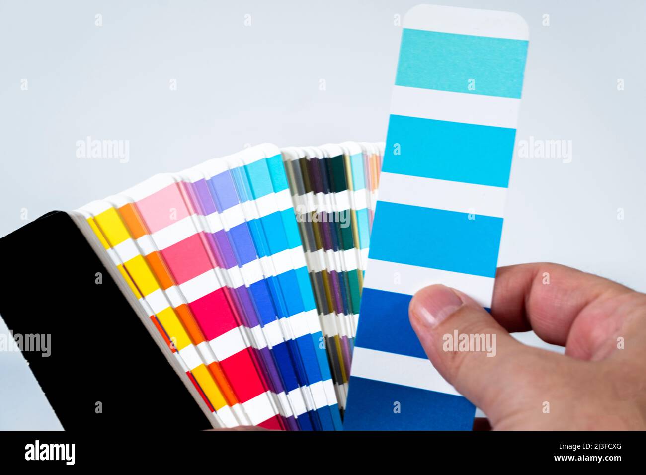 Guide de palette de couleurs sur fond blanc. Gros plan de l'échantillon de couleur sur fond blanc. Banque D'Images