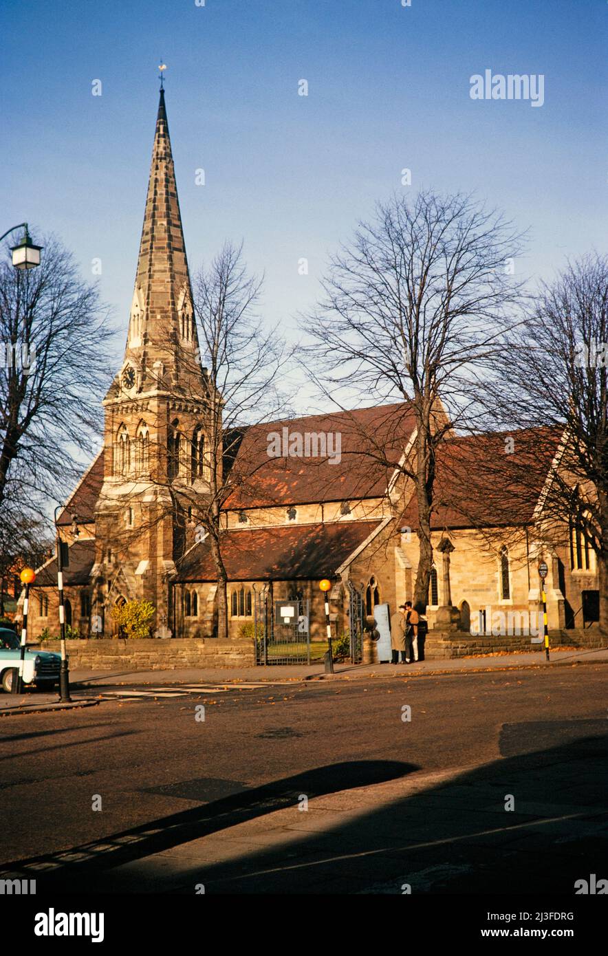 Victorian Church 1860 spire achevé en 1866, par Edward Holmes et Frederick Preedy Kings Heath, Birmingham, West Midland, Angleterre, Royaume-Uni 1964 Banque D'Images