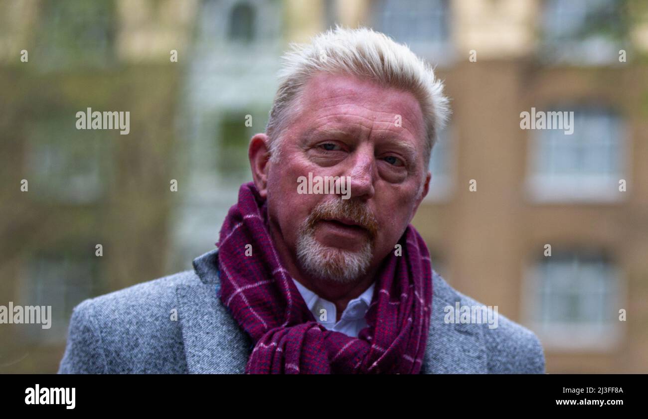 Londres, Angleterre, Royaume-Uni. 8th avril 2022. L'ancienne star de tennis allemande BORIS BECKER arrive au tribunal de la Couronne de Southwark à Londres où il est poursuivi par le Service de l'insolvabilité pour ne pas se conformer aux obligations de divulguer des informations après avoir été déclaré en faillite. (Image de crédit : © Tayfun Salci/ZUMA Press Wire) Banque D'Images