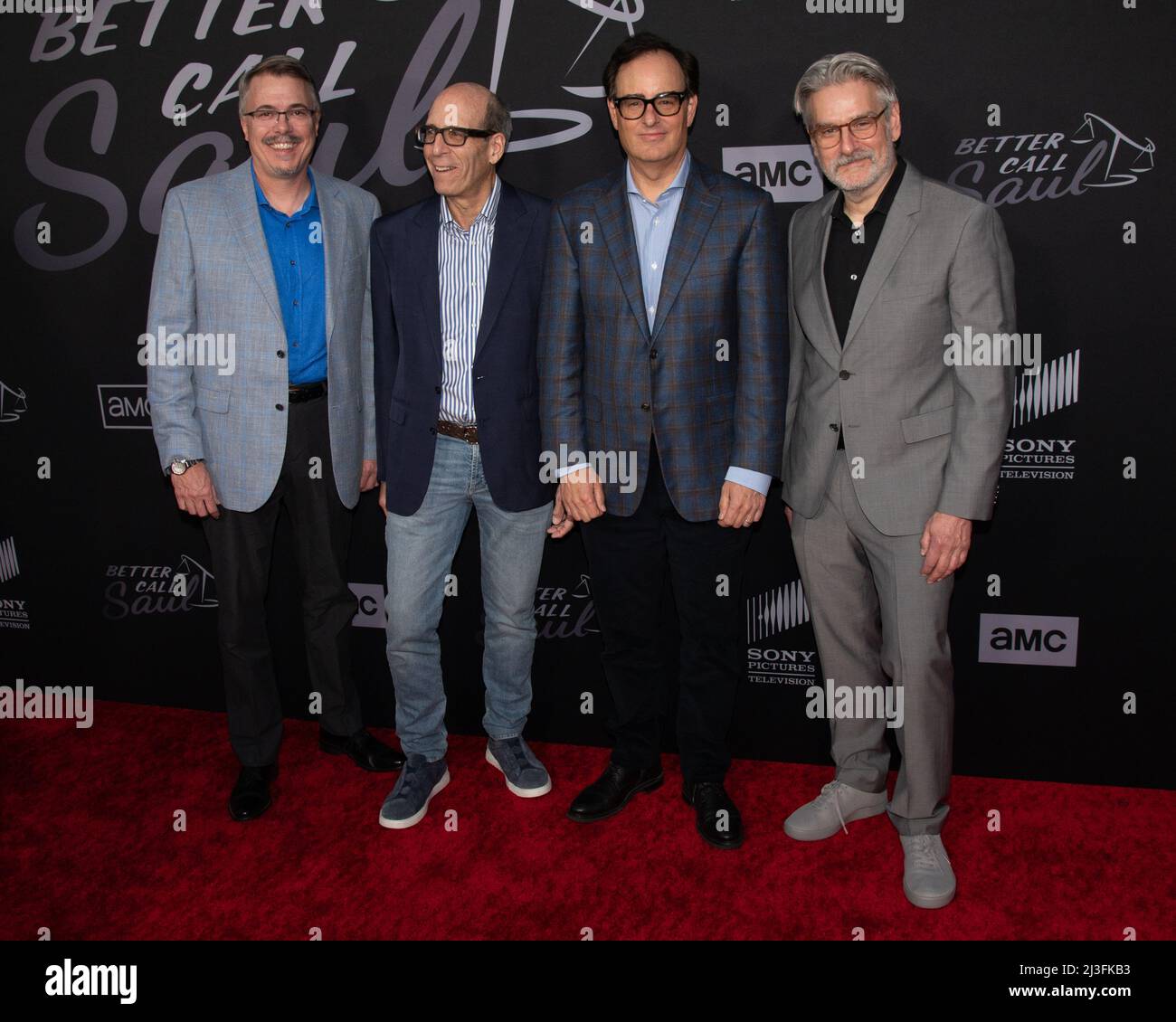7 avril 2022, Hollywood, Californie, États-Unis : Vince Gilligan, Matt Blank, Dan McDermott et Peter Gould assistent à la première de la sixième et dernière saison de ''Better Call Saül' d'AMC (Credit image: © Billy Bennight/ZUMA Press Wire) Banque D'Images