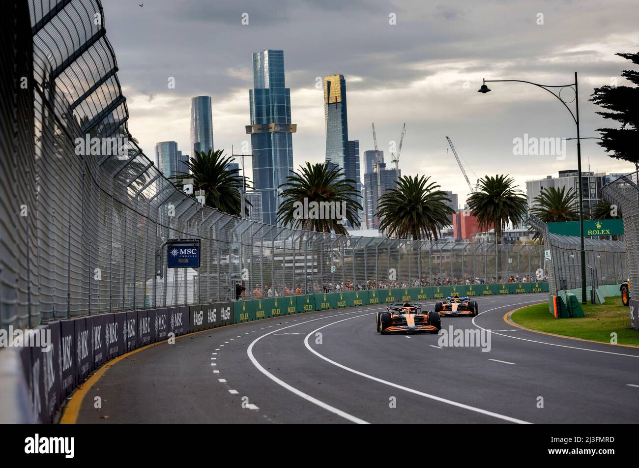 Melbourne, Australie. 8th avril 2022. #3 Daniel Ricciardo (AUS, McLaren F1 Team), #4 Lando Norris (GBR, McLaren F1 Team), Grand Prix d'Australie F1 au circuit du Grand Prix de Melbourne le 8 avril 2022 à Melbourne, Australie. (Photo par HIGH TWO) Credit: dpa/Alay Live News Banque D'Images
