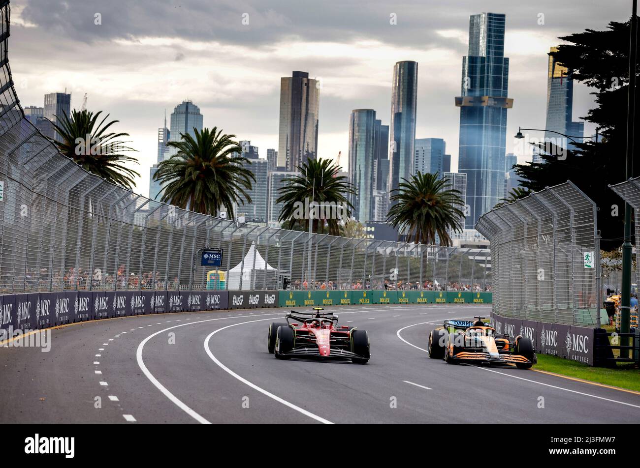 Melbourne, Australie. 8th avril 2022. #55 Carlos Sainz (ESP, Scuderia Ferrari), #3 Daniel Ricciardo (AUS, McLaren F1 Team), Grand Prix d'Australie F1 au circuit du Grand Prix de Melbourne le 8 avril 2022 à Melbourne, Australie. (Photo par HIGH TWO) Credit: dpa/Alay Live News Banque D'Images