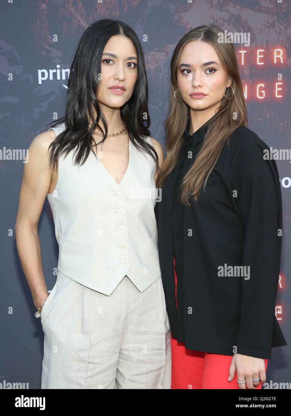 Films Et Séries Tv Avec Julia Jones LOS ANGELES, CA - 7 AVRIL - Julia Jones, lors de la première de Prime Video  au théâtre Harmony Gold à Los Angeles, Californie, le 7 avril 2022. Crédit:  Faye Sadou/MediaPunch Photo Stock - Alamy