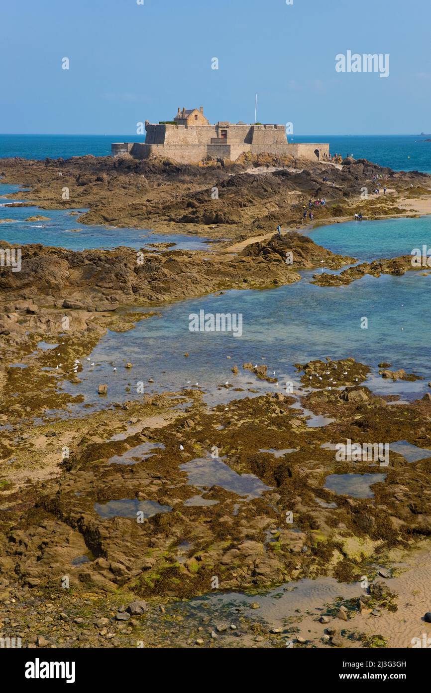 Fort National, Saint-Malo, Bretagne, France à marée Banque D'Images