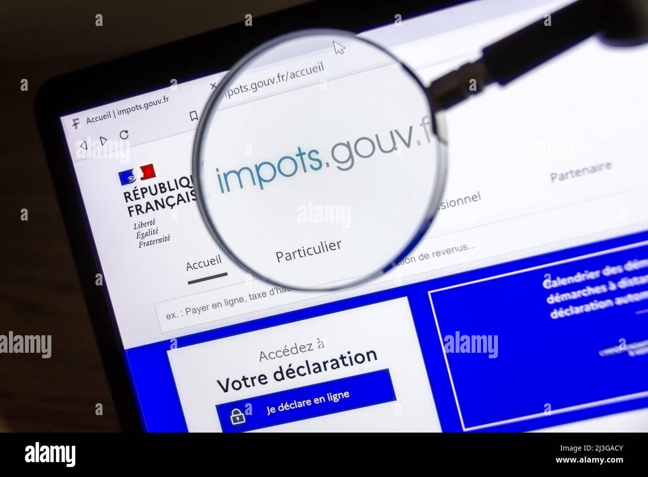 Détail du site Web du gouvernement français 'impots.gouv.fr' qui vous  permet de produire votre déclaration de revenus, de calculer et de payer  vos impôts en ligne Photo Stock - Alamy