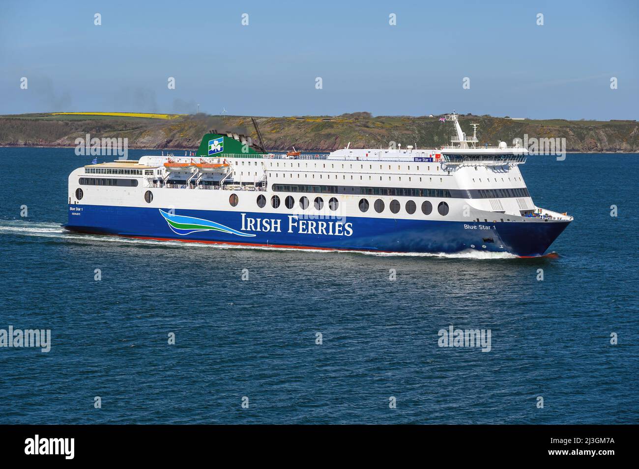 Blue Star 1 est un traversier grec affrété exploité par Irish Ferries sur le quai de Pembroke - service Rosslare - avril 2021. Banque D'Images