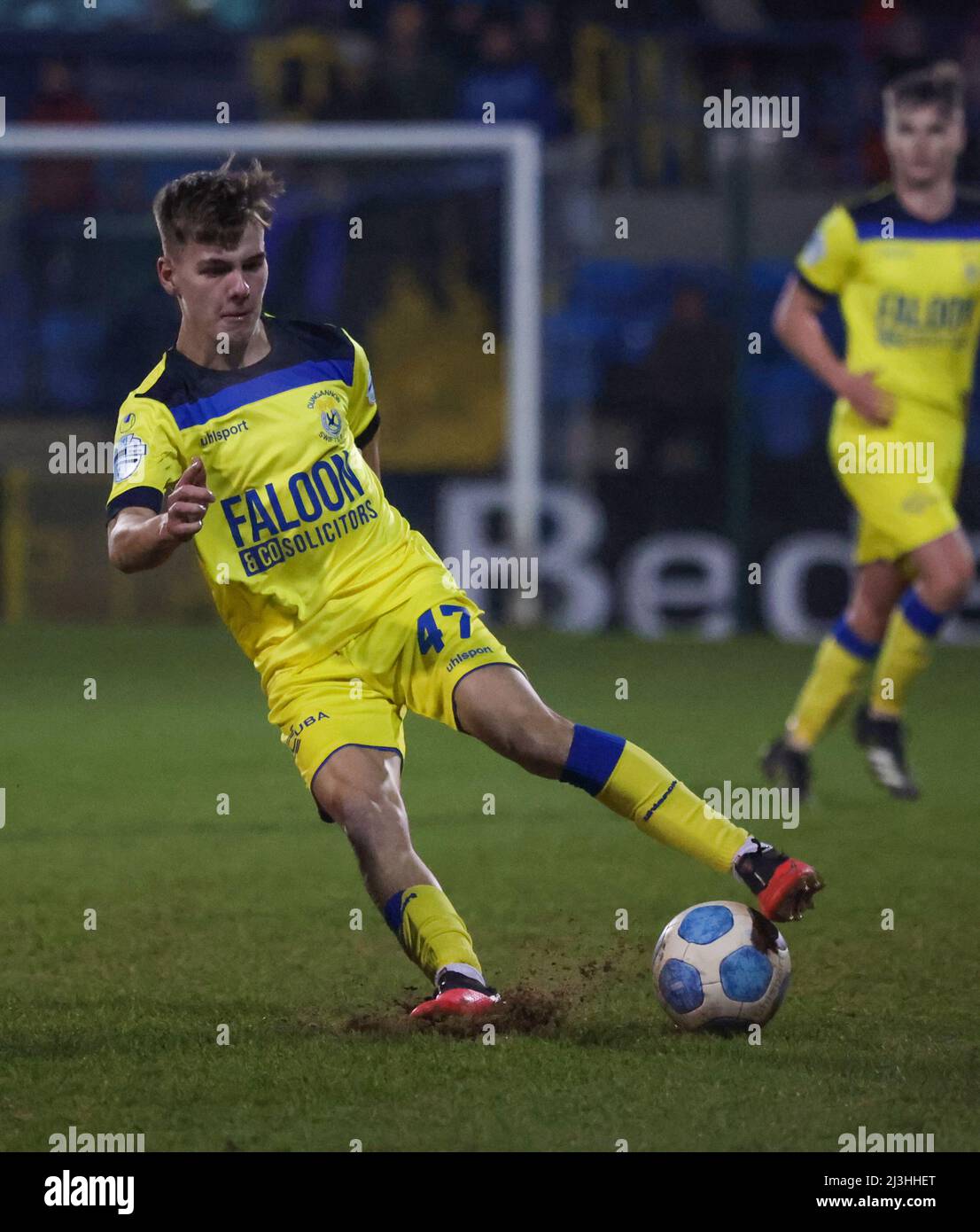 Parc de Mournview, Lurgan, Irlande du Nord. 25 janvier 2022. Danske Bank Premiership – Glenavon (bleu) contre Dungannon Swifts. Action depuis le parc de Mournview. James Convie Dungannon Swifts. Banque D'Images