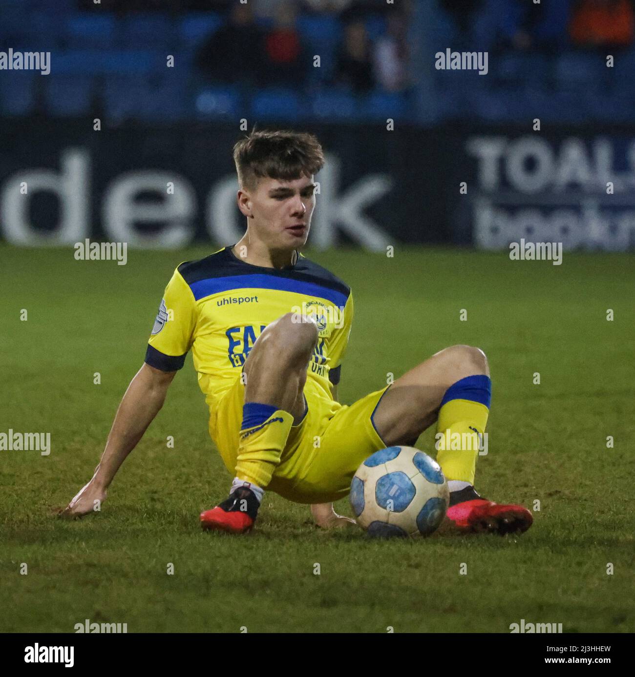 Parc de Mournview, Lurgan, Irlande du Nord. 25 janvier 2022. Danske Bank Premiership – Glenavon (bleu) contre Dungannon Swifts. Action depuis le parc de Mournview. James Convie Dungannon Swifts. Banque D'Images