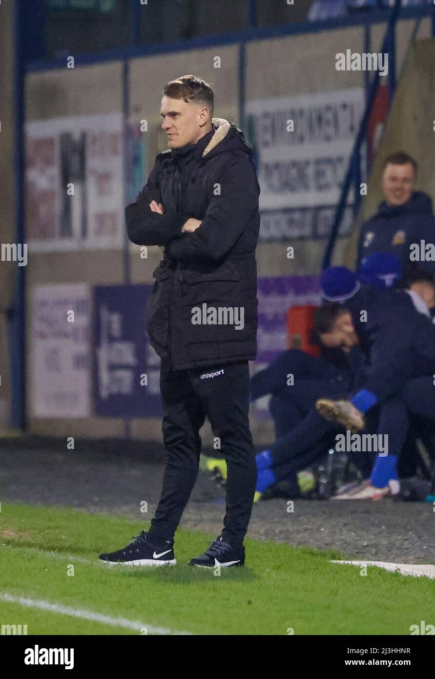 Parc de Mournview, Lurgan, Irlande du Nord. 25 janvier 2022. Danske Bank Premiership – Glenavon (bleu) contre Dungannon Swifts. Action de ce soir au parc de Mournview. Dean Shiels, directeur de Dungannon Swifts. Banque D'Images