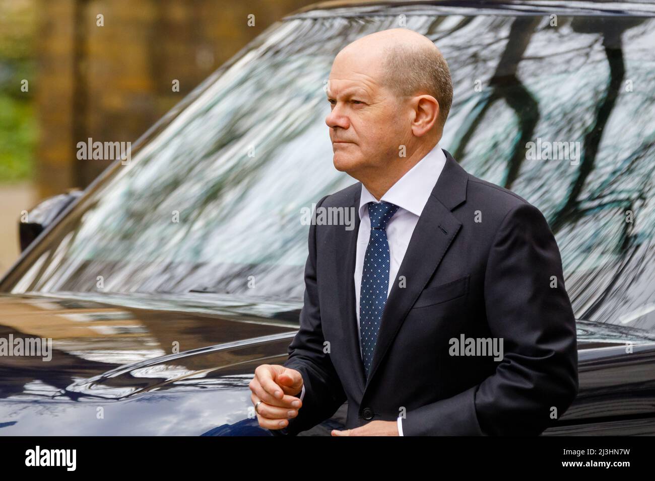 Downing Street, Londres, Royaume-Uni. 8th avril 2022, Chancelier allemand, OLAF Scholz, arrivant dans Downing Street. Boris Johnson et le chancelier allemand OLAF Scholz vont organiser des discussions sur le conflit en Ukraine. Amanda Rose/Alamy Live News Banque D'Images