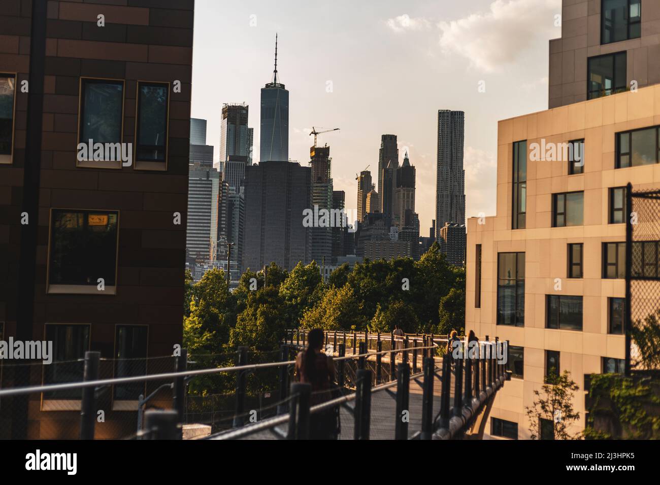 un-aper-u-de-la-ligne-d-horizon-de-manhattan-banque-de-photographies-et