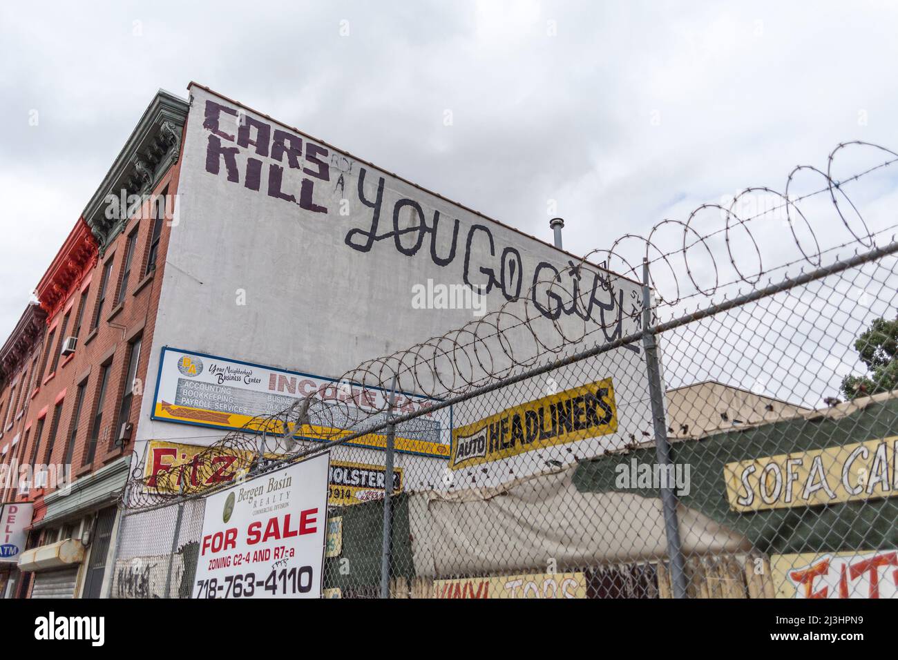 Bedford-Stuyvesant, New York City, NY, Etats-Unis, Graffiti Cars Kill Banque D'Images