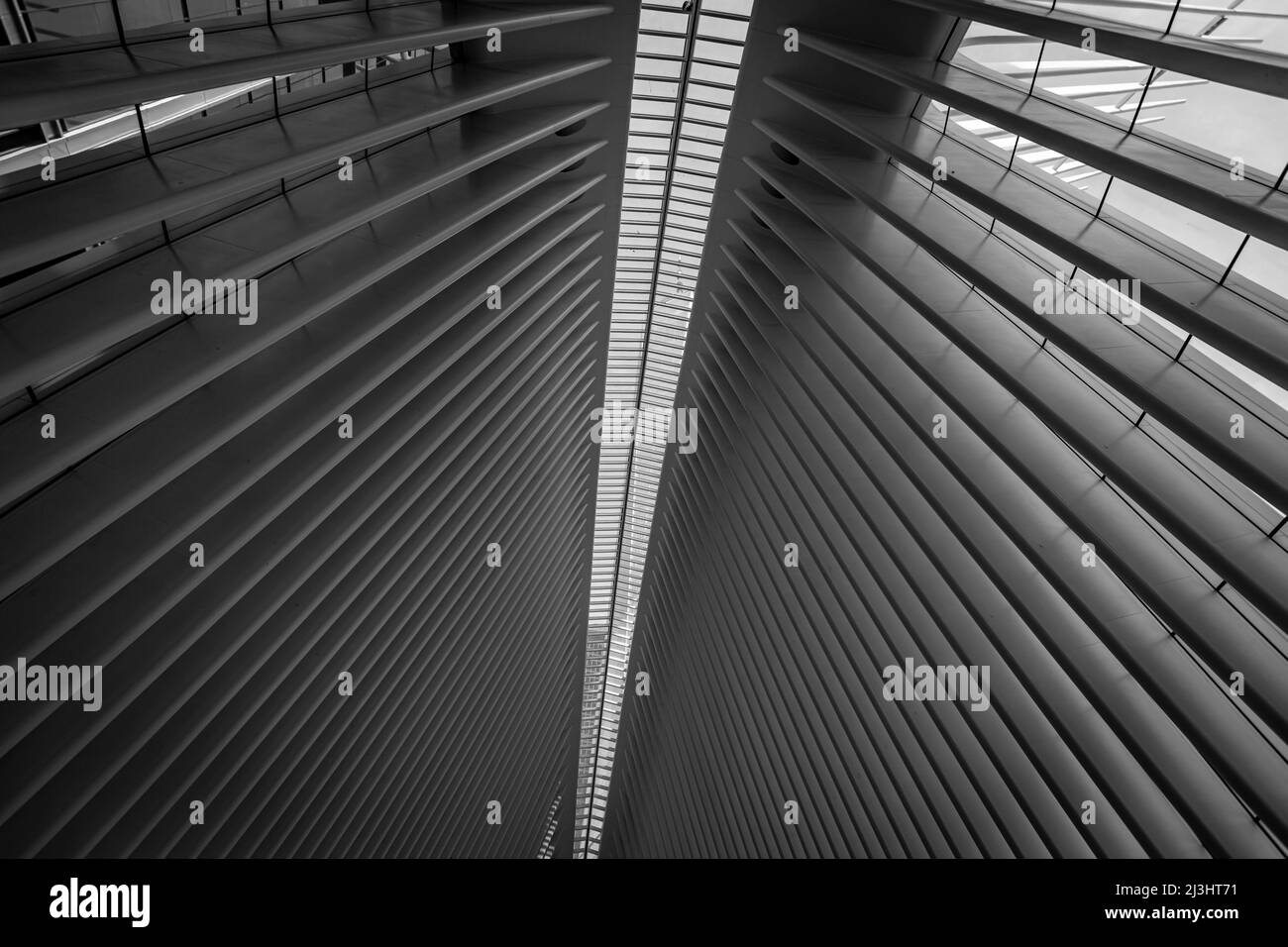 World Trade Center, New York City, NY, USA, World Trade Center Transportation Hub ou Oculus conçu par Santiago Calatrava architecte dans le quartier financier à l'intérieur Banque D'Images