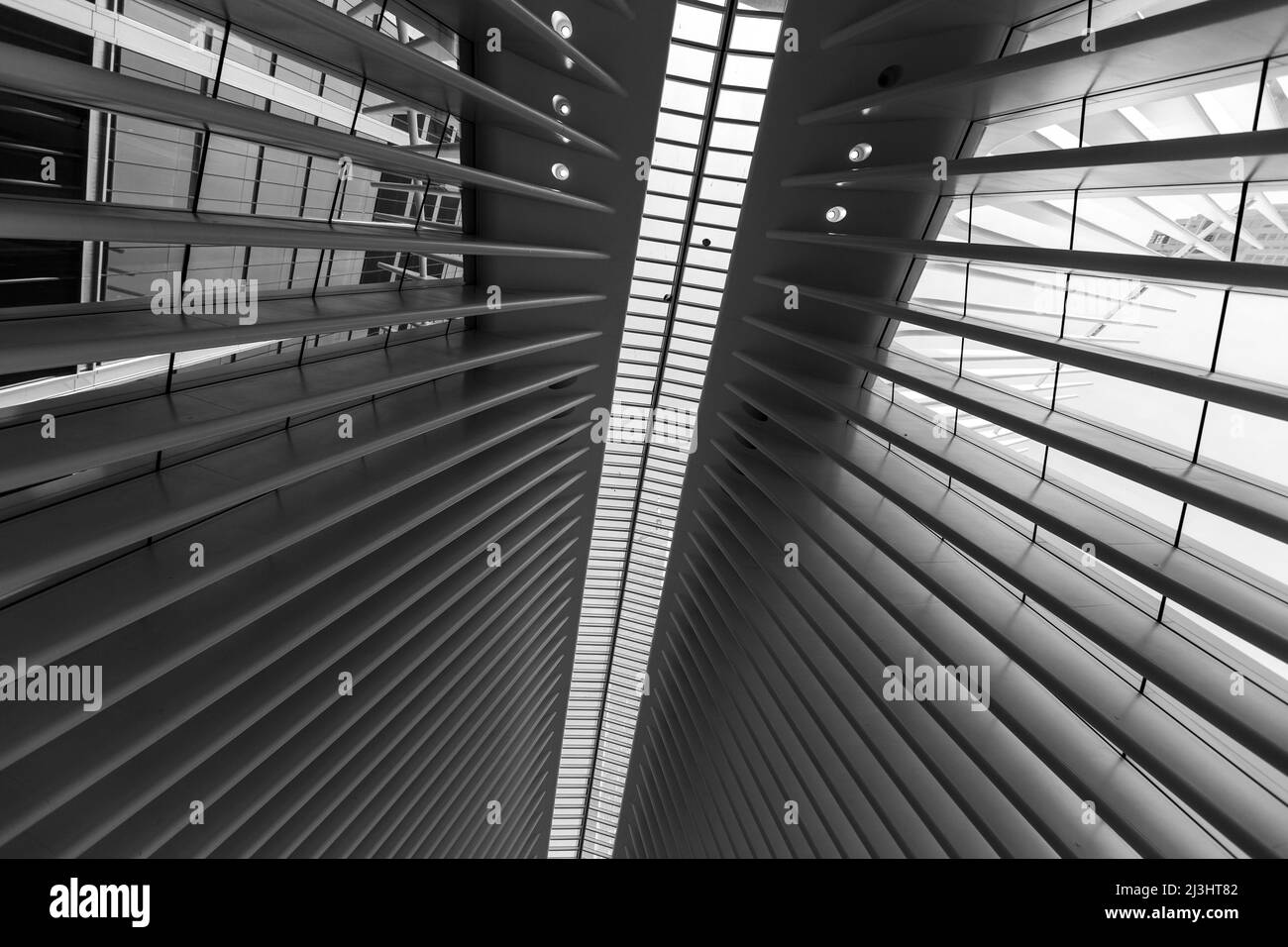 World Trade Center, New York City, NY, USA, World Trade Center Transportation Hub ou Oculus conçu par Santiago Calatrava architecte dans le quartier financier à l'intérieur Banque D'Images
