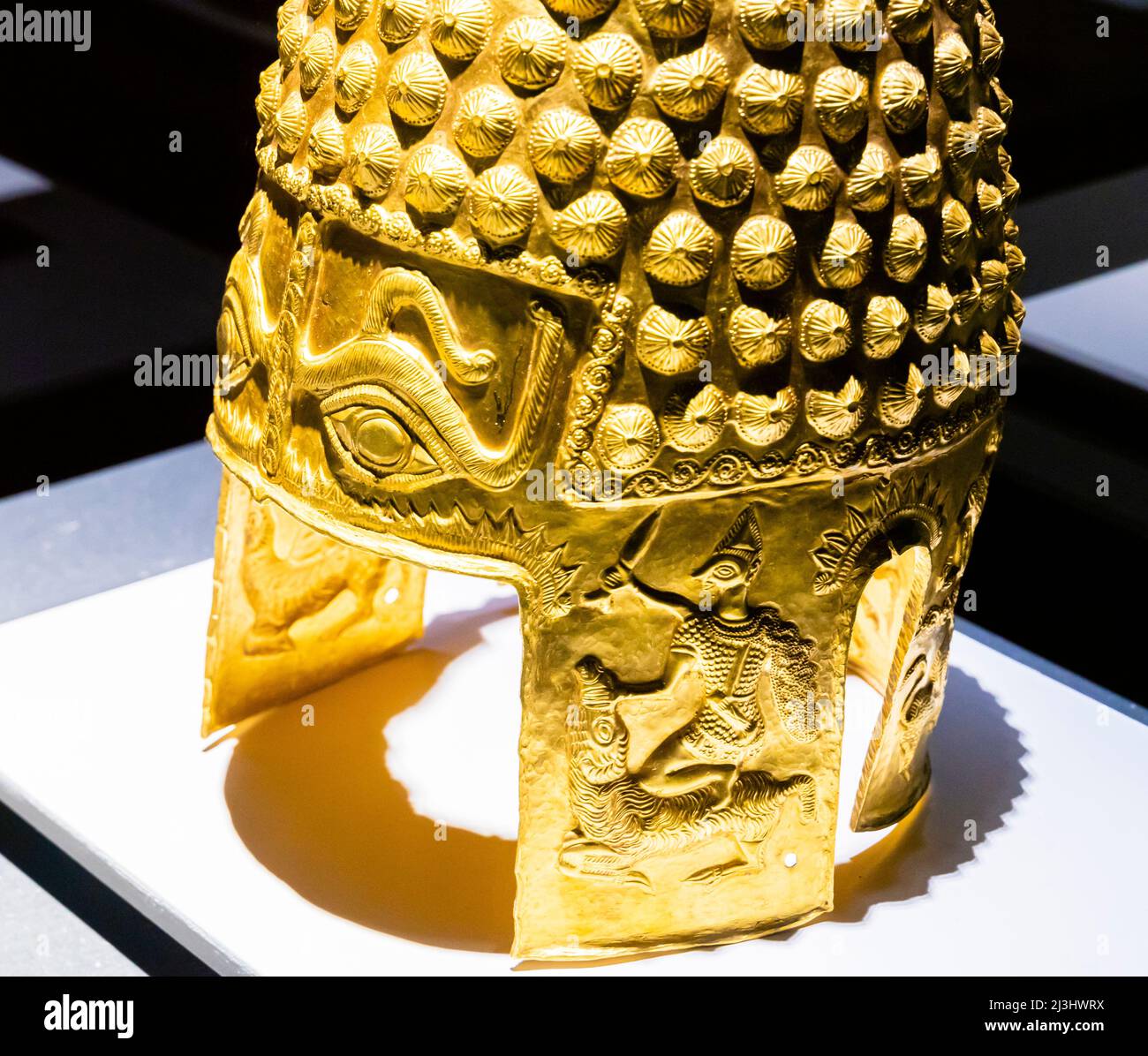 Casque doré de Coțofenești.Getho-Dacian. Dealul Măgura (Vărbilău, Comté de Prahova). Mi-5th siècle av. J.-C. Découvert par un enfant Traian Simion Banque D'Images