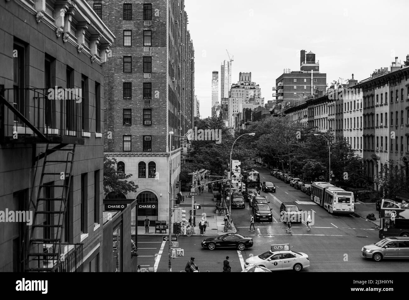 CHELSEA, New York City, NY, USA, The High Line est un parc linéaire populaire construit sur les voies de train surélevées au-dessus de Tenth Ave Banque D'Images