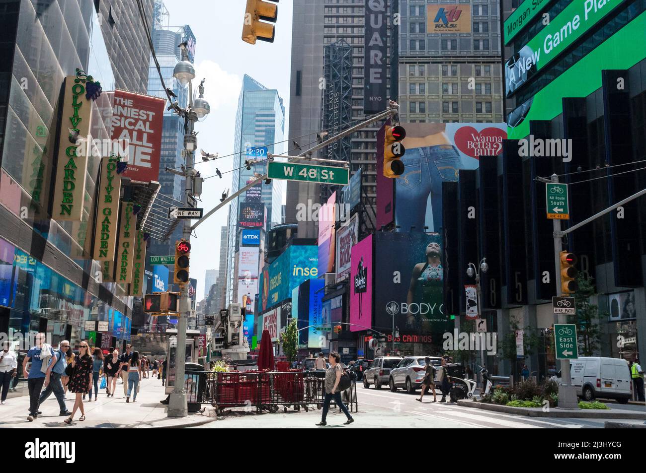 Theatre District, New York City, NY, USA, People at Times Square Banque D'Images