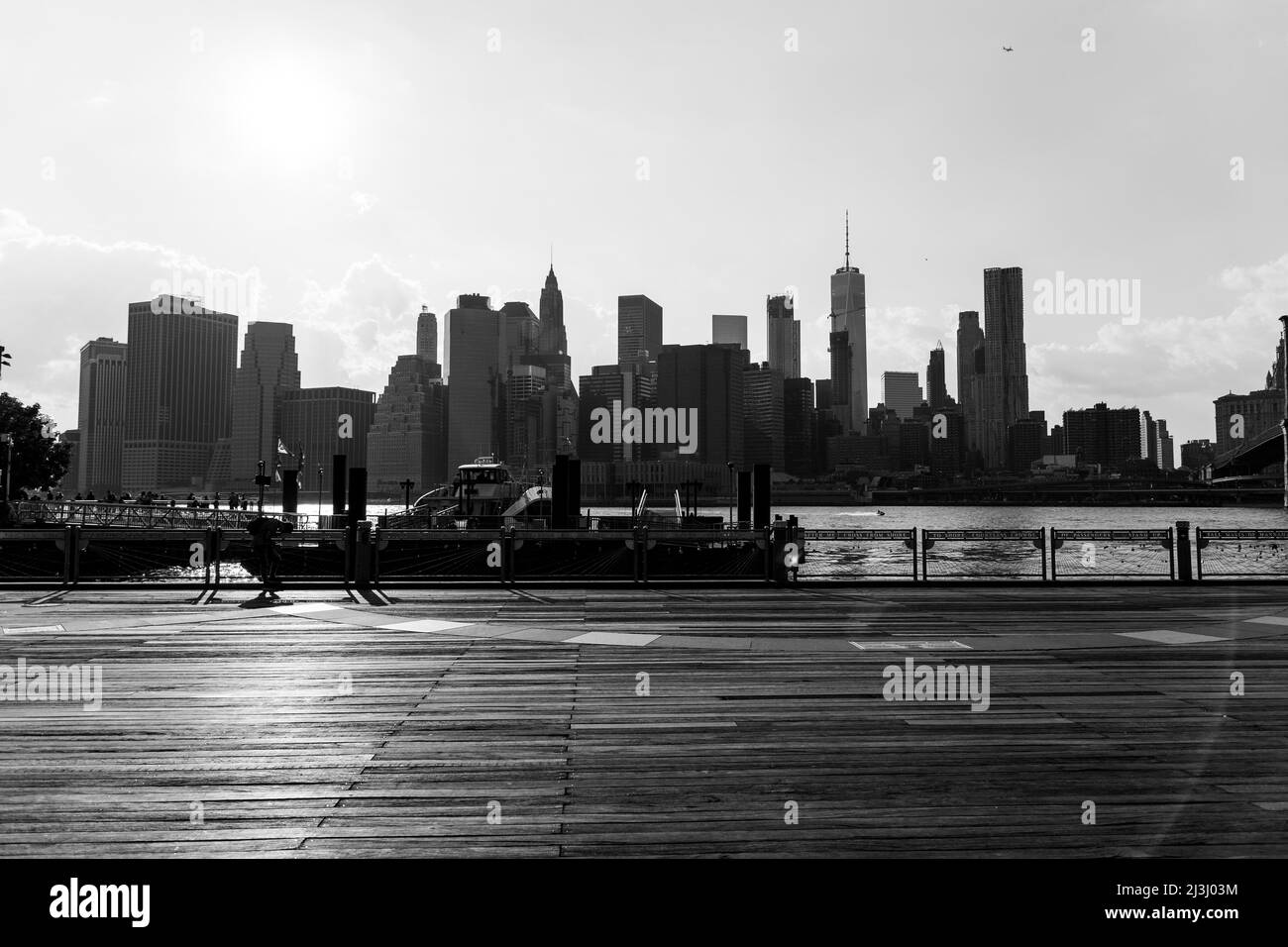 DUMBO/Fulton Ferry, New York City, NY, USA, Skyline de Manhattan en noir et blanc Banque D'Images