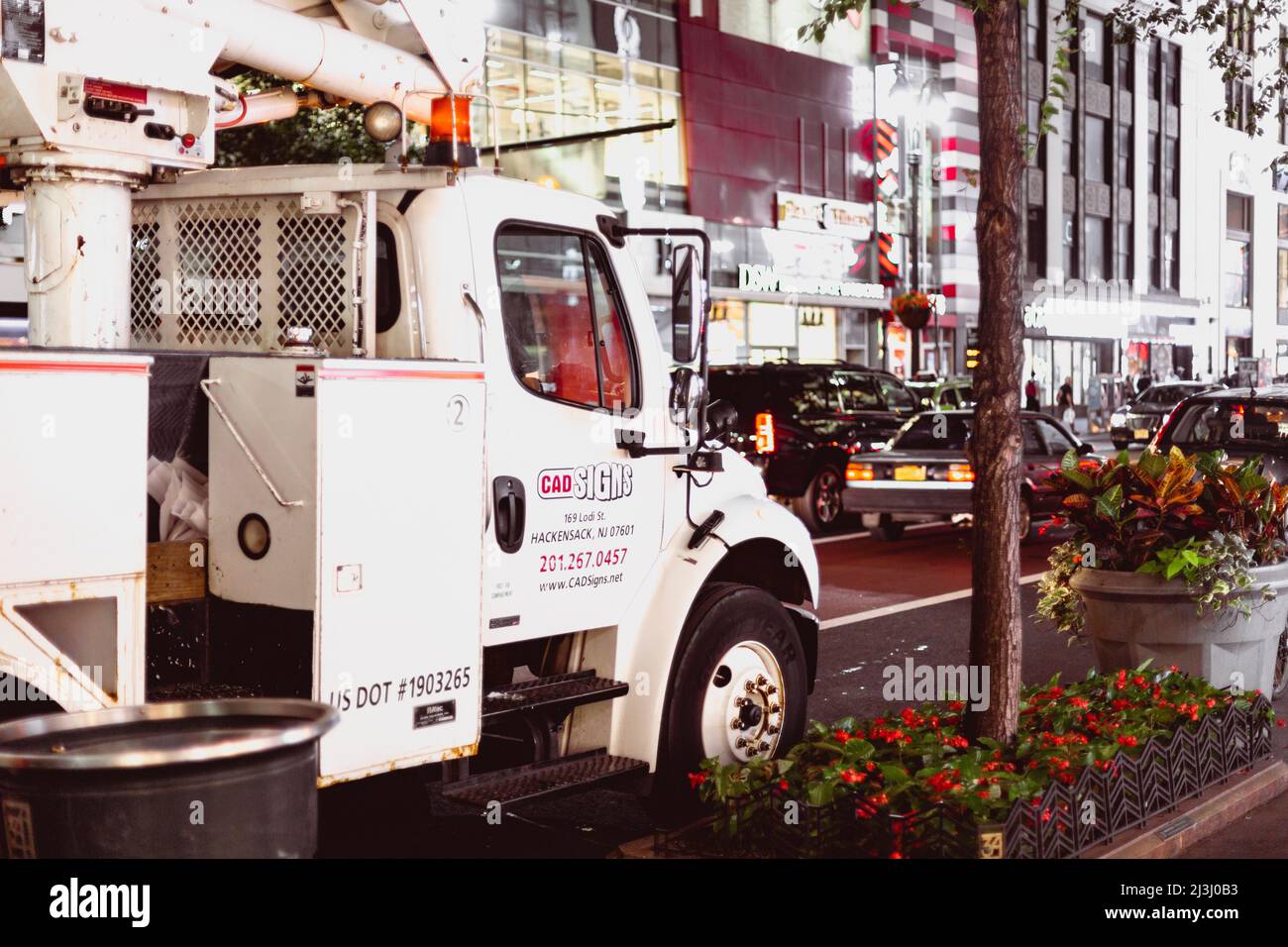 QUARTIER DE VÊTEMENTS, New York City, NY, États-Unis, un camion blanc Banque D'Images