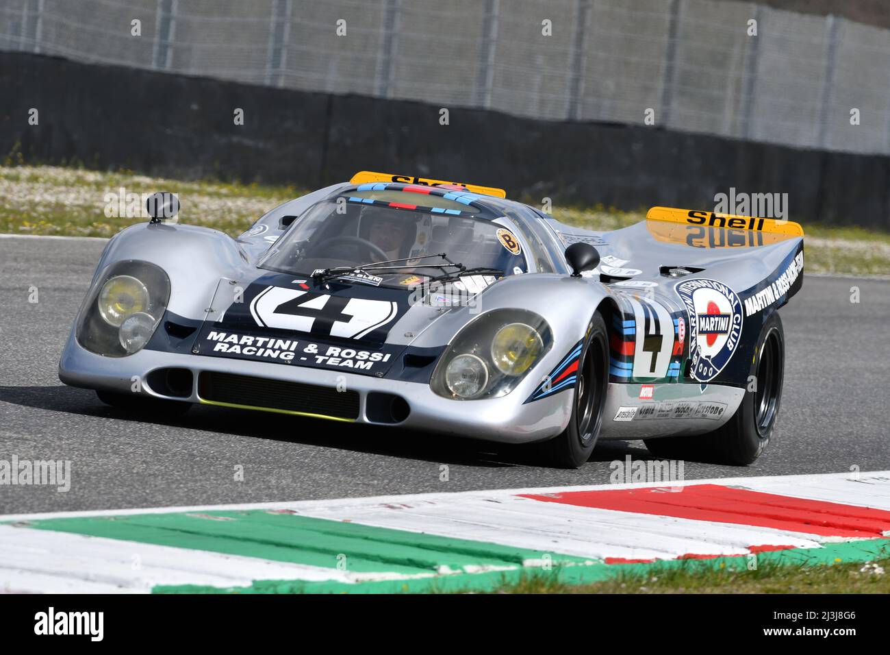 Scarperia, 3 avril 2022: Porsche 917K Team Martini Racing Year 1971 ex V.Elford - G.Van Lennep en action pendant Mugello Classic 2022 au Mugello Circui Banque D'Images