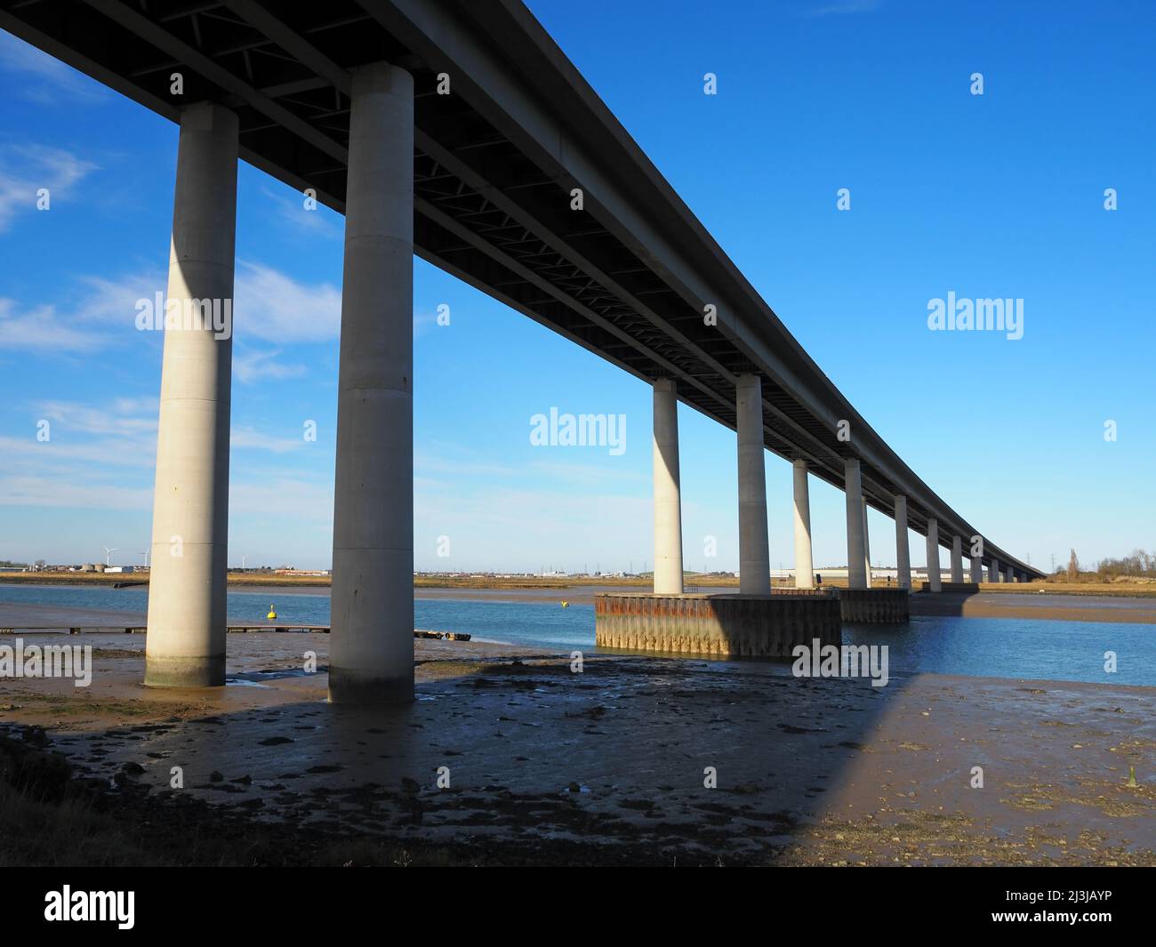Le pont Shepey, île de Shepey traversant la rivière Swale dans le nord du Kent, Angleterre, Royaume-Uni. Banque D'Images Le pont Shepey, île de Shepey traversant la rivière Swale dans le nord du Kent, Angleterre, Royaume-Uni. Banque D'Images