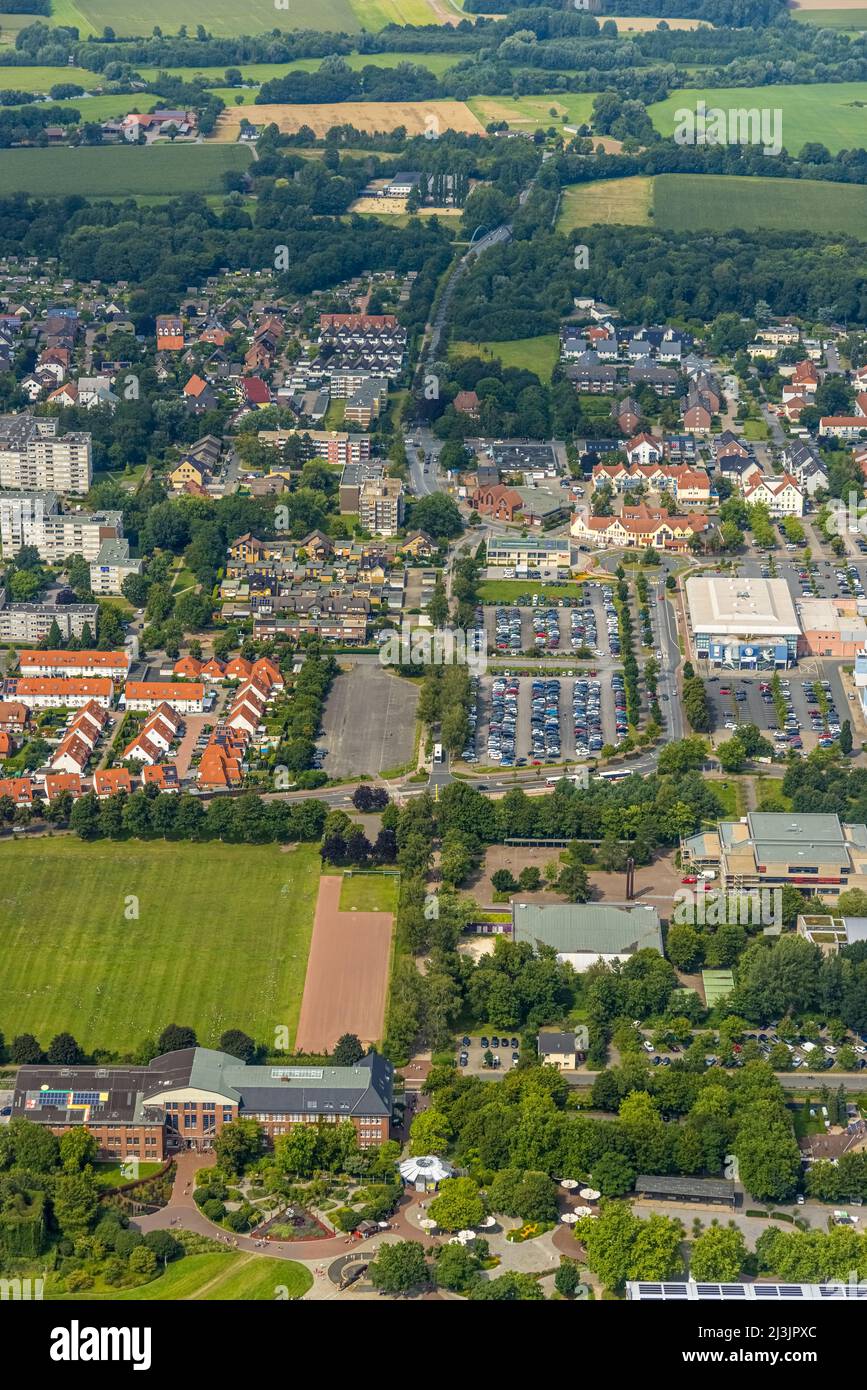 Vue aérienne, couloir vert Werries avec Freier-vom-Stein High School Hamm, Westpress Arena et patinoire de sports de glace ainsi que l'entrée de Maximilianpark Banque D'Images