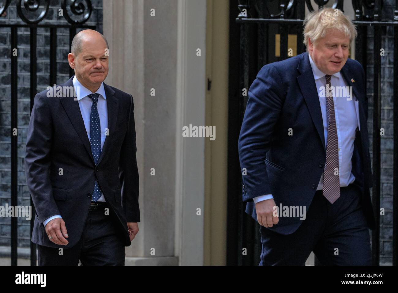 Westminster, Londres, Royaume-Uni. 08th avril 2022. Boris Johnson, député, Premier ministre britannique, accueille aujourd'hui le chancelier allemand OLAF Scholz à Downing Street pour des réunions sur la situation en Ukraine ainsi que sur des sujets internationaux et bilatéraux. Credit: Imagetraceur/Alamy Live News Banque D'Images