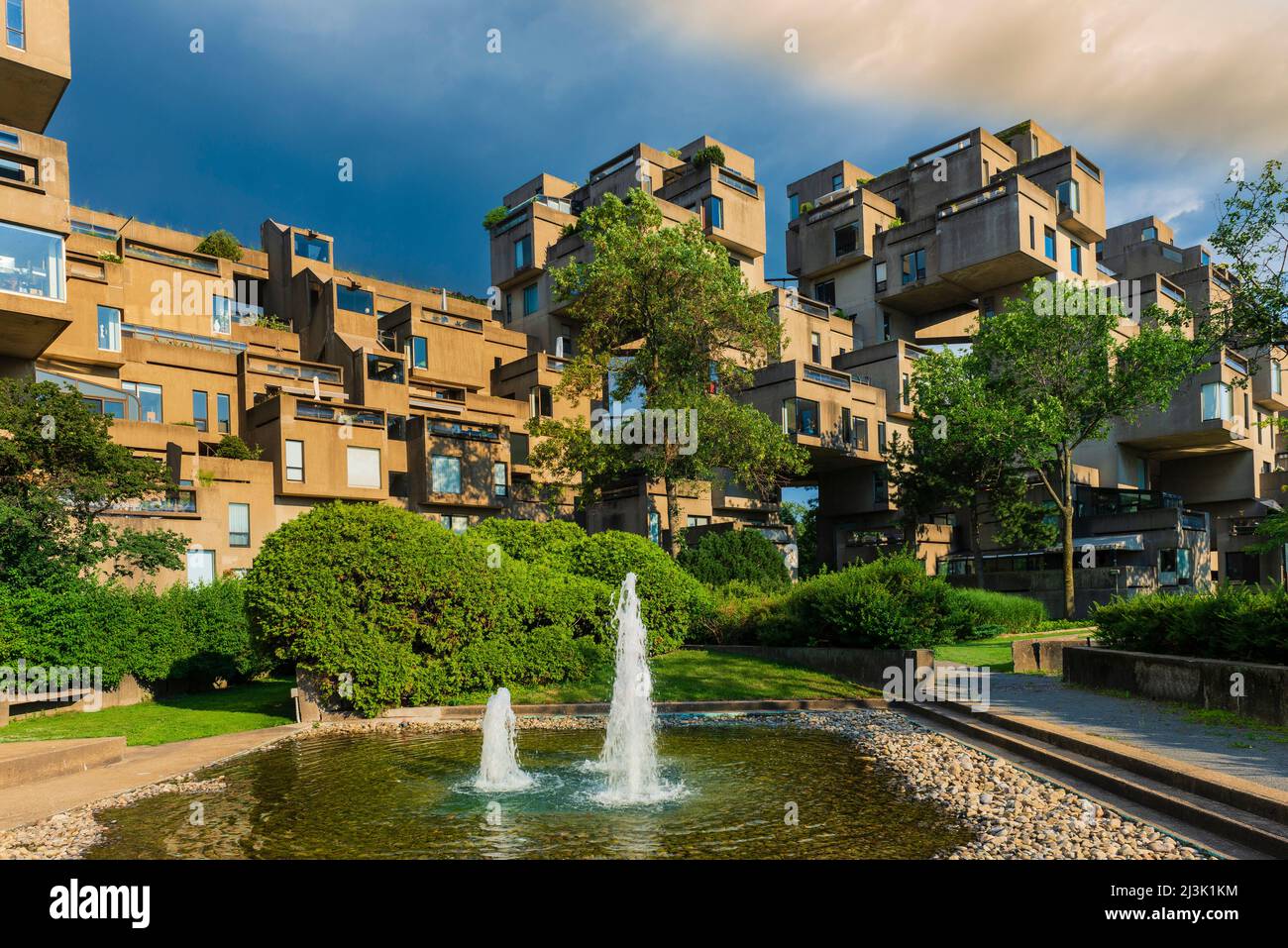 Complexe d'habitation d'Habitat 67 à Montréal, un complexe résidentiel unique et géométrique; Montréal, Québec, Canada Banque D'Images