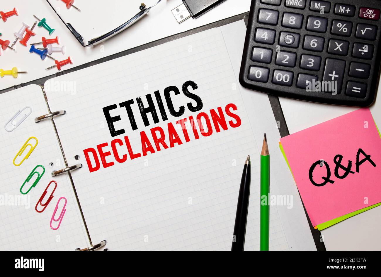 Signe texte montrant connaissent les règles. Photo conceptuelle comprendre termes et conditions obtenir un avis juridique d'avocats portable écrit papier placé le Pal Banque D'Images