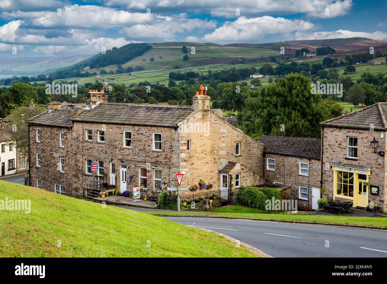 Royaume-uni, Angleterre, dans le Yorkshire, Reeth. Scène de village dans le Yorkshire Dales. Banque D'Images