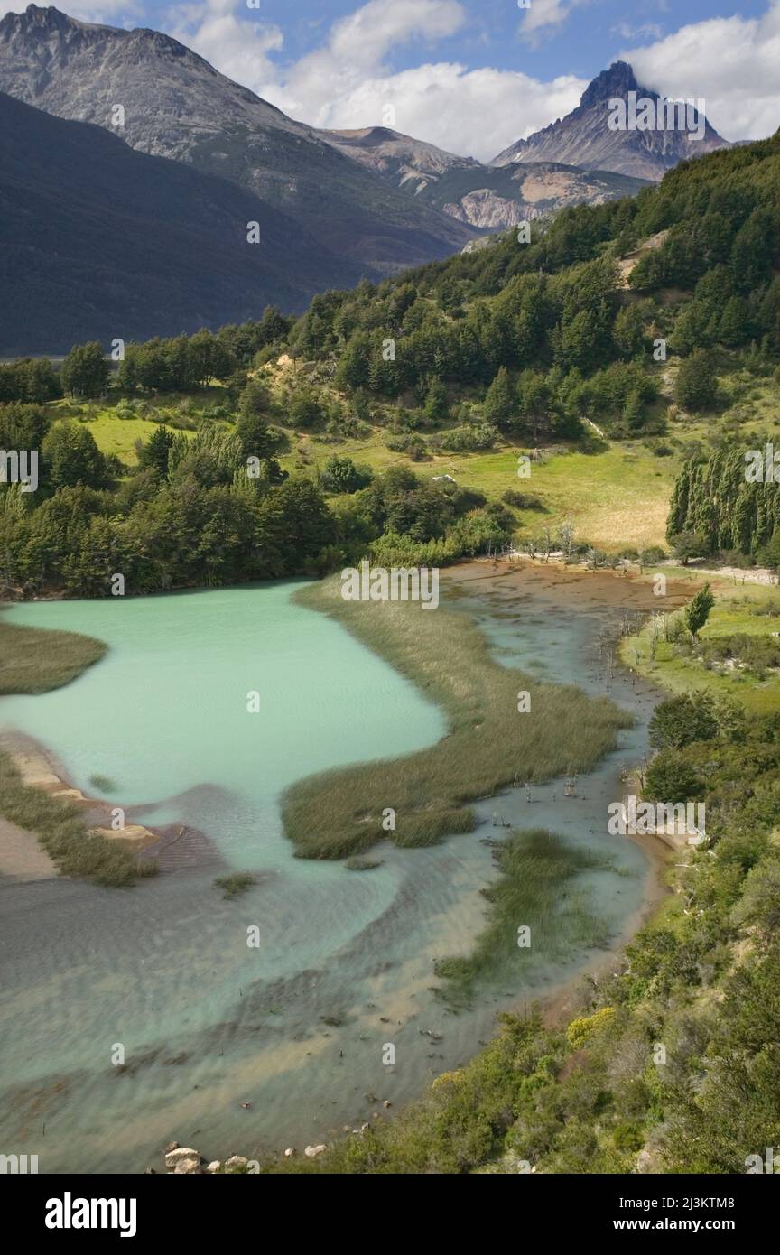 Cerro Castillo (2675 mètres) tours au-dessus du paysage, Carretera Austral, près de Villa Cerro Castillo au Chili; Patagonia, Chili Banque D'Images