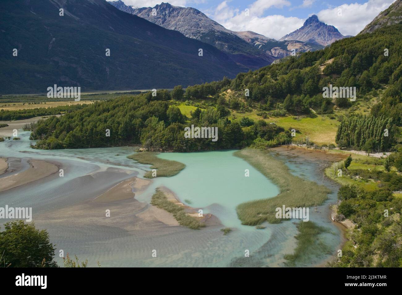 Cerro Castillo (2675 mètres) tours au-dessus du paysage, Carretera Austral, près de Villa Cerro Castillo au Chili; Patagonia, Chili Banque D'Images