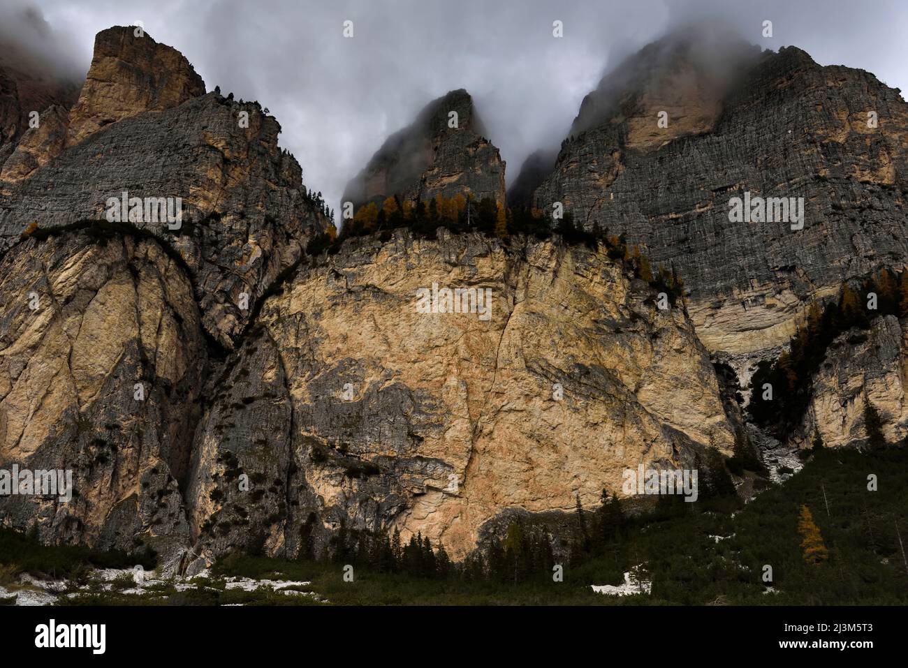 Conturines Spitze dans les Dolomites italiens. ; Cortina d'Ampezzo, Dolomites, Italie. Banque D'Images