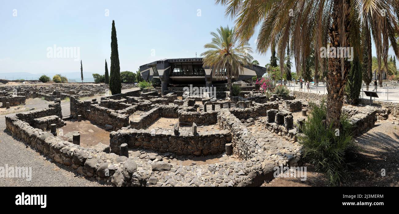Ruines de la ville de l'époque romaine et Mémorial moderne construit sur l'ancienne église octogonale Banque D'Images