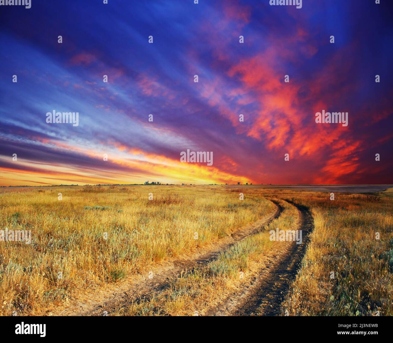 Beau paysage sous ciel du matin avec des nuages Banque D'Images