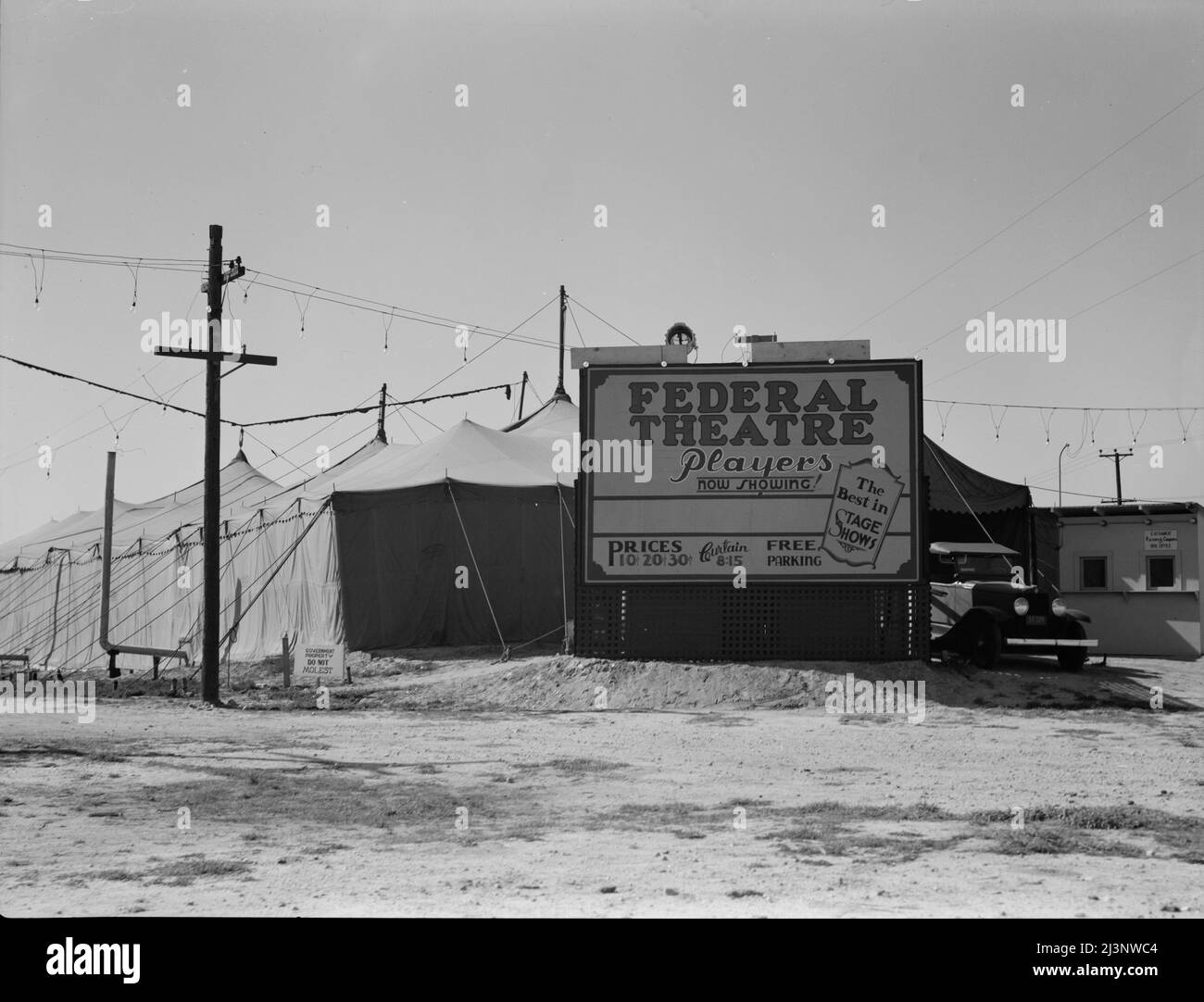 Le nouveau théâtre, un renouveau soutenu par le gouvernement. San Bernardino, Californie. ['joueurs de théâtre fédéral - actuellement en montre - les meilleurs spectacles sur scène - Prix 10c, 20c, 30c, Rideau 8,15 - parking gratuit']. Banque D'Images