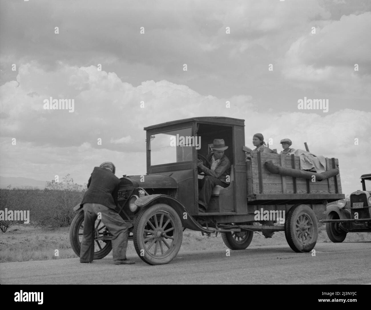 Les réfugiés touchés par la sécheresse en Oklahoma se sont bloqués sur la route près de Lordsburg, au Nouveau-Mexique. Banque D'Images
