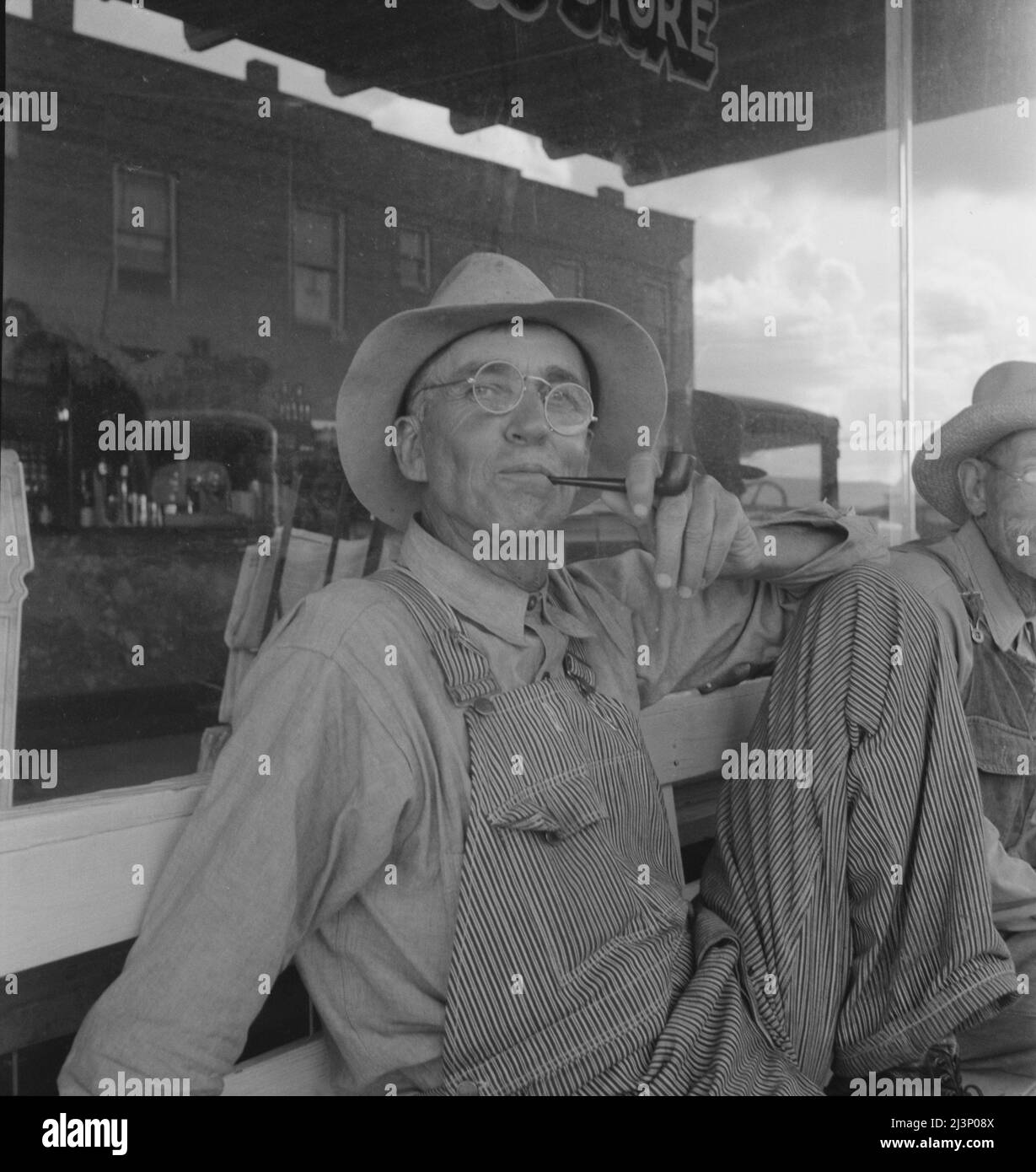 Dust Bowl fermiers de l'ouest du Texas dans la ville. Banque D'Images