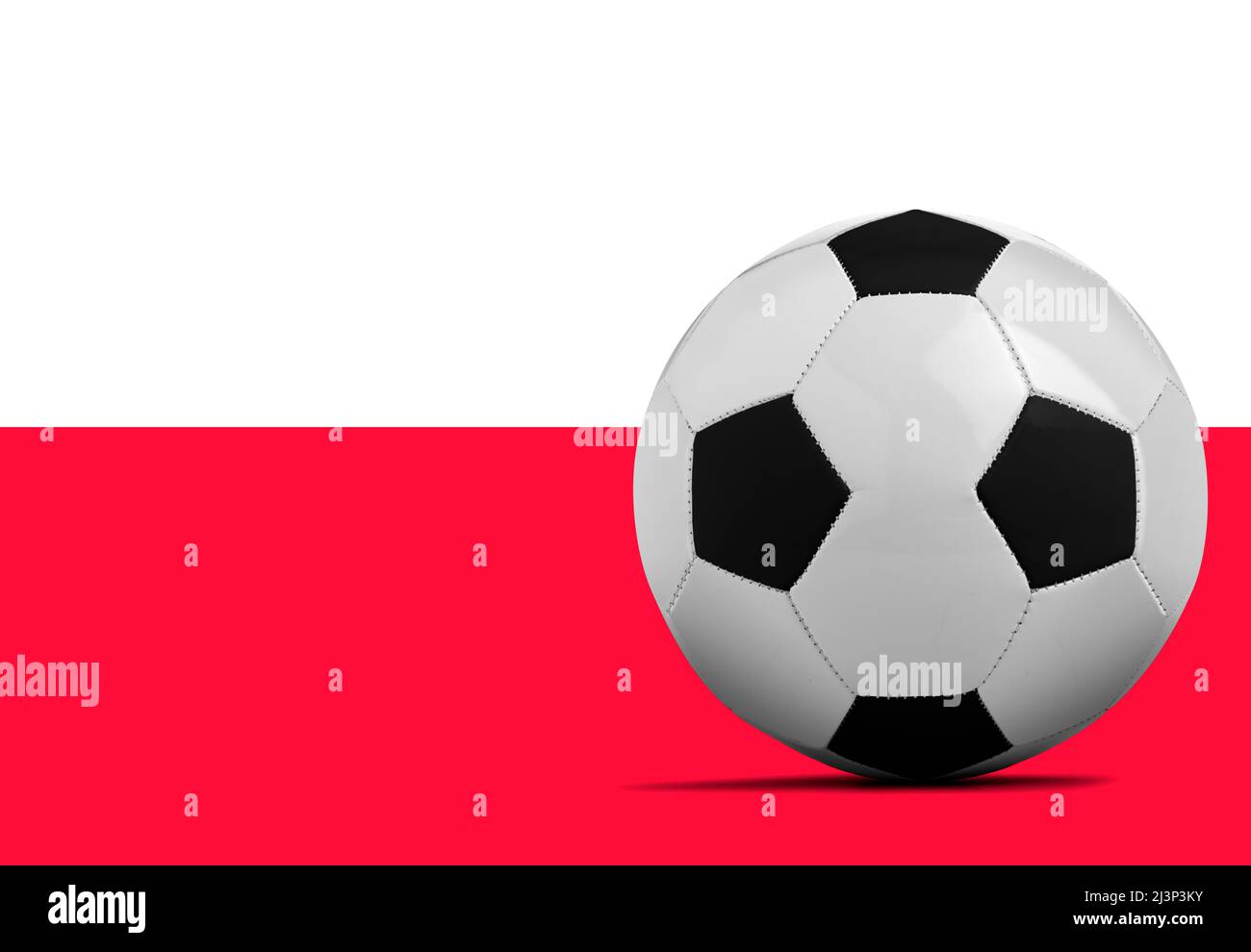 Ballon de football blanc avec drapeau de l'équipe nationale de Pologne  Photo Stock - Alamy