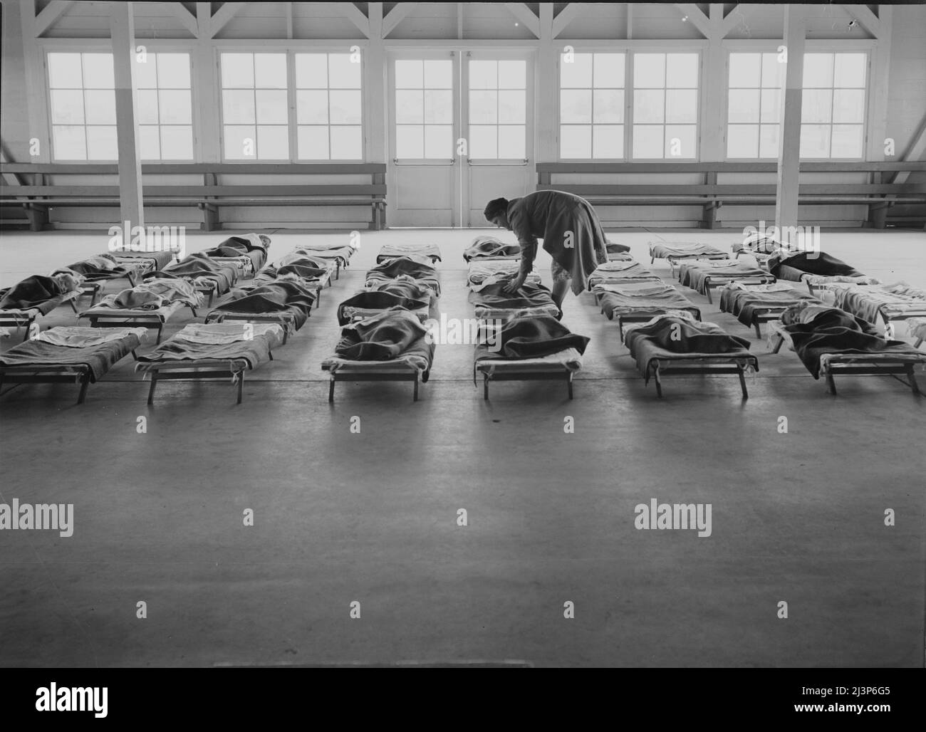 Temps de repos à l'école maternelle pour les enfants migrants au camp de Shafter, en Californie. Banque D'Images